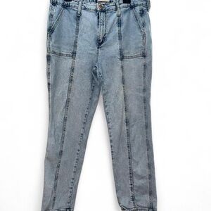 Universal Thread Light Blue High-Rise Slim Straight Jeans